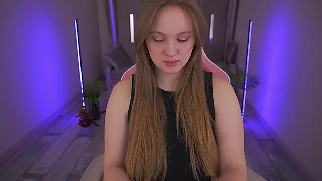 Snapshot of LylaYeess chatting on March 2, 10:35 am LylaYeess online show from March 2, 10:35 am