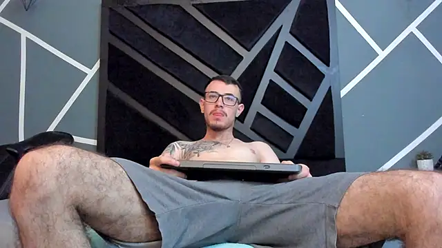 CodyWalkerR online show from March 13, 5:18 pm