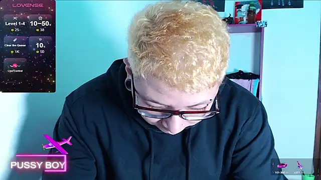 Snapshot of princeFtm chatting on December 15, 7:31 pm princeFtm online show from December 15, 7:31 pm