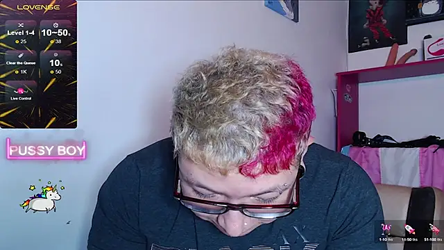 Snapshot of princeFtm chatting on January 8, 9:55 pm princeFtm online show from January 8, 9:55 pm