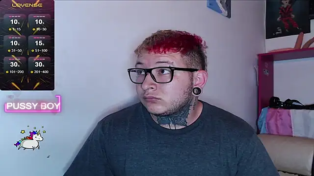 Snapshot of princeFtm chatting on January 10, 11:08 pm princeFtm online show from January 10, 11:08 pm