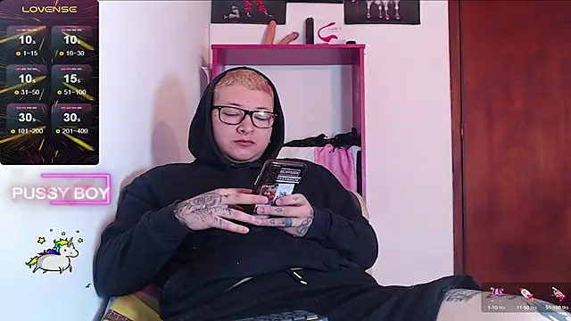 Snapshot of princeFtm chatting on January 20, 3:18 pm princeFtm online show from January 20, 3:18 pm