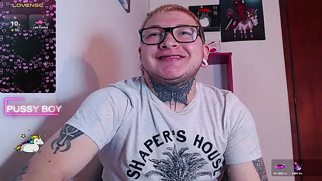 Snapshot of princeFtm chatting on January 26, 5:44 pm princeFtm online show from January 26, 5:44 pm