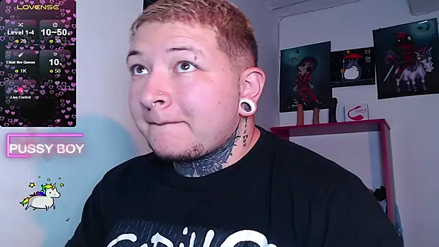 Snapshot of princeFtm chatting on February 11, 8:20 pm princeFtm online show from February 11, 8:20 pm