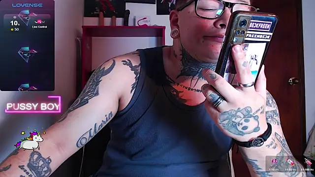 Snapshot of princeFtm chatting on February 15, 4:34 pm princeFtm online show from February 15, 4:34 pm