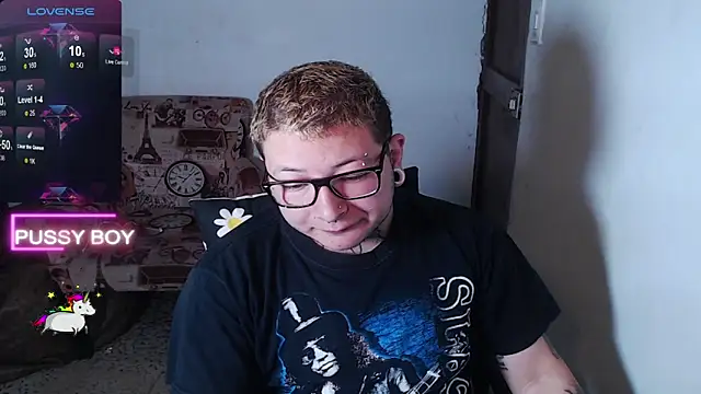 Snapshot of princeFtm chatting on February 26, 5:28 pm princeFtm online show from February 26, 5:28 pm