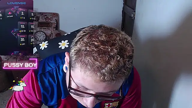 Snapshot of princeFtm chatting on February 27, 4:21 pm princeFtm online show from February 27, 4:21 pm