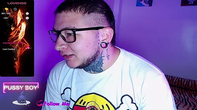 Snapshot of princeFtm chatting on October 24, 3:30 pm princeFtm online show from October 24, 3:30 pm