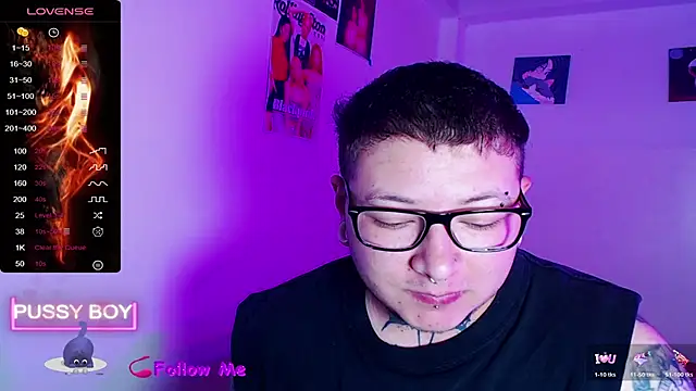 Snapshot of princeFtm chatting on November 23, 1:22 pm princeFtm online show from November 23, 1:22 pm