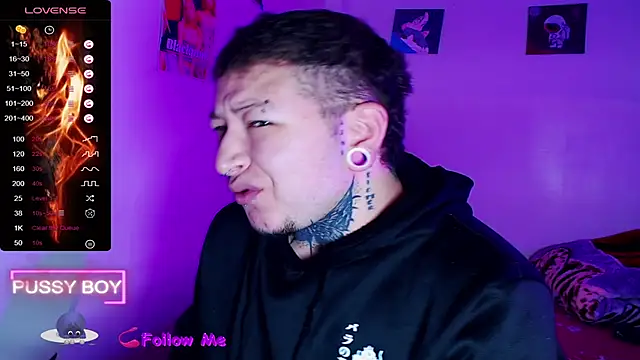 Snapshot of princeFtm chatting on November 29, 2:42 pm princeFtm online show from November 29, 2:42 pm