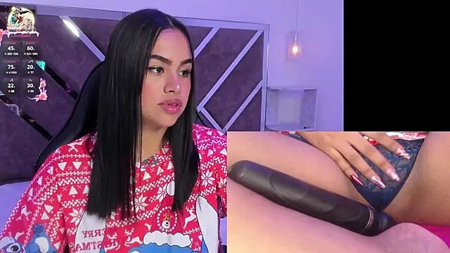 Snapshot of Alice_Roys chatting on December 24, 1:39 pm Alice Roys online show from December 24, 1:39 pm