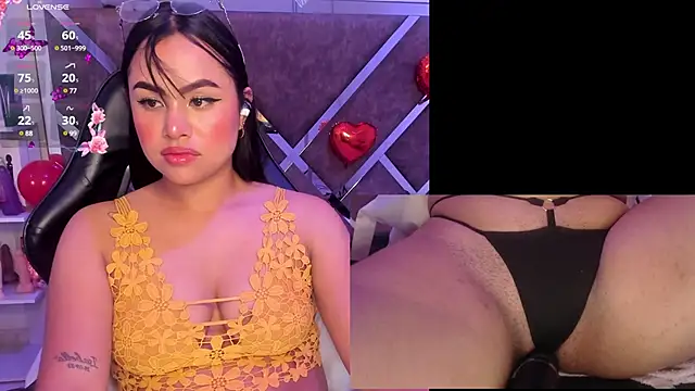 Snapshot of Alice_Roys chatting on February 22, 1:55 am Alice Roys online show from February 22, 1:55 am