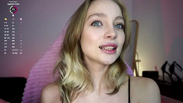  LISA BABYMETAL  online show from December 15, 11:45 am