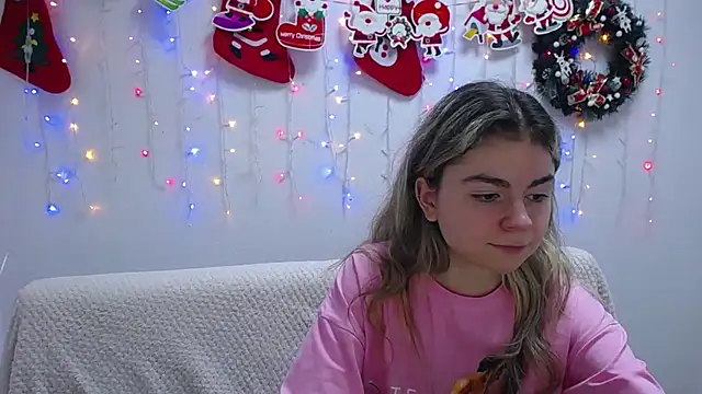 TinaRedly online show from January 8, 9:44 pm