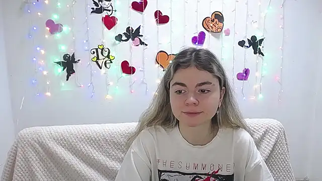 TinaRedly online show from February 20, 1:08 pm