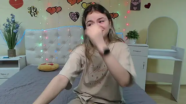 TinaRedly online show from March 13, 12:37 am