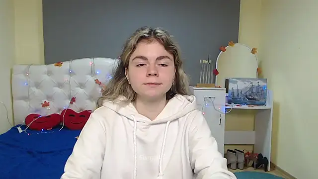 TinaRedly online show from November 23, 6:30 pm