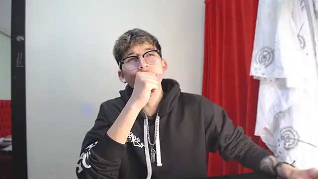  Thomas hot  online show from December 29, 10:03 pm