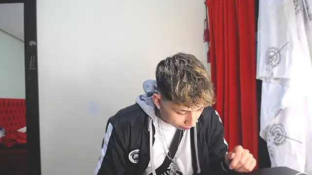  Thomas hot  online show from January 8, 5:59 am