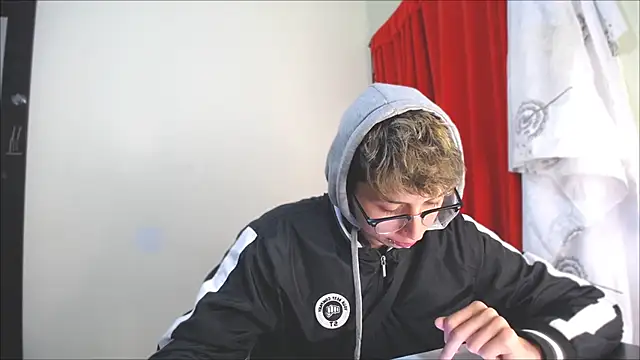  Thomas hot  online show from January 19, 9:02 pm