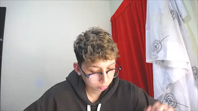  Thomas hot  online show from January 23, 10:54 pm