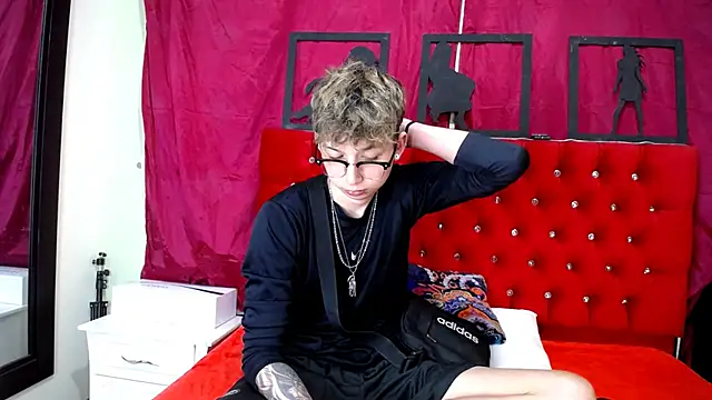  Thomas hot  online show from February 16, 12:19 am