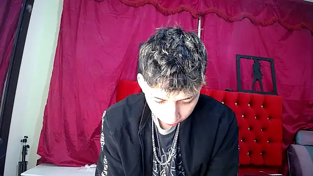  Thomas hot  online show from March 8, 12:52 pm