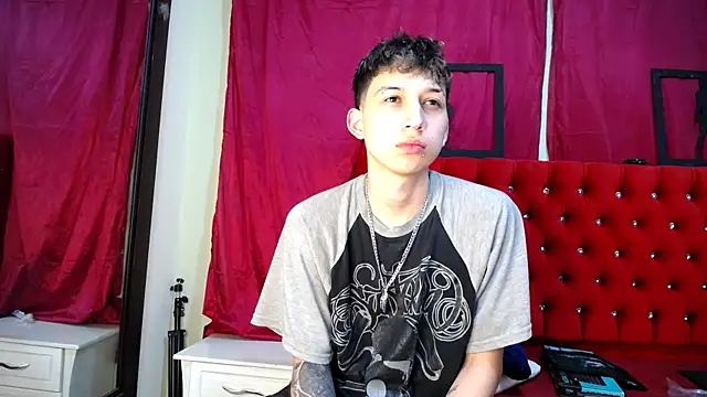  Thomas hot  online show from March 9, 1:48 pm