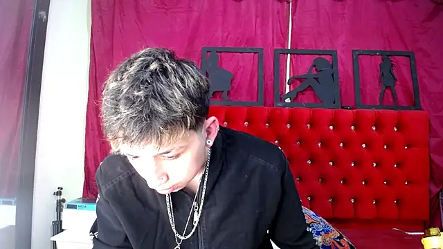  Thomas hot  online show from March 18, 7:08 am