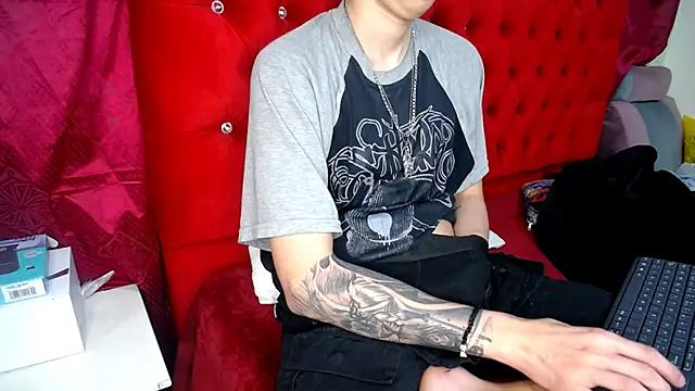  Thomas hot  online show from March 19, 6:57 am