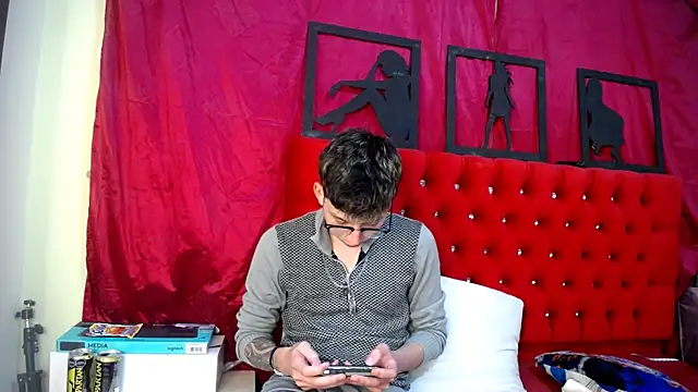  Thomas hot  online show from March 23, 1:20 am