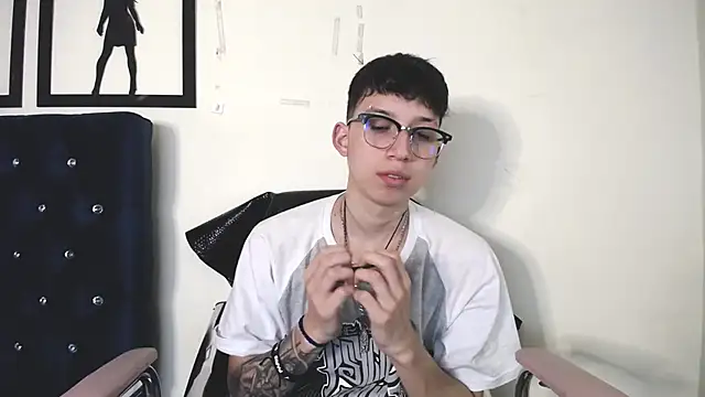  Thomas hot  online show from September 24, 2:04 am