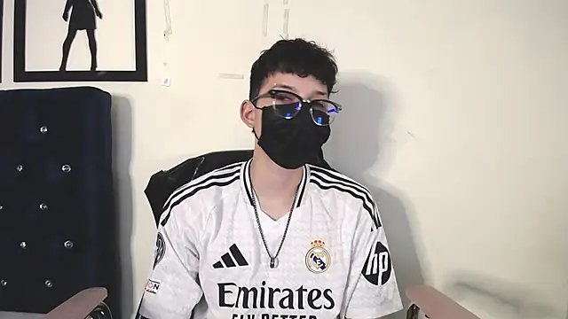  Thomas hot  online show from October 8, 3:59 am