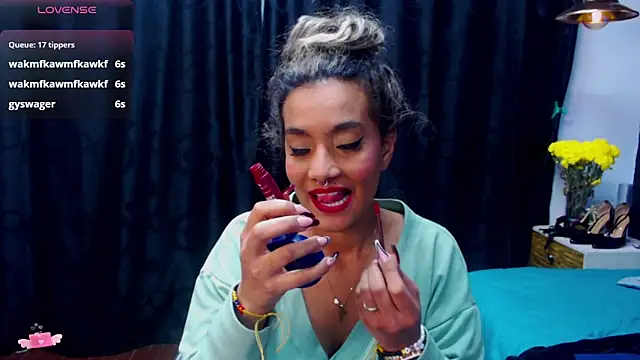 megan collins96 online show from December 31, 7:42 am