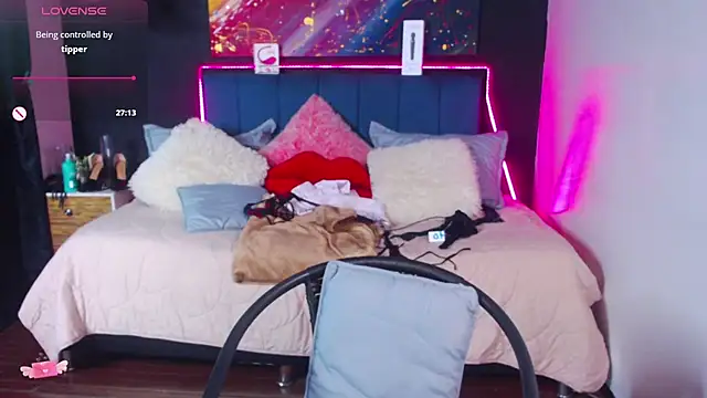 megan collins96 online show from January 23, 11:15 pm