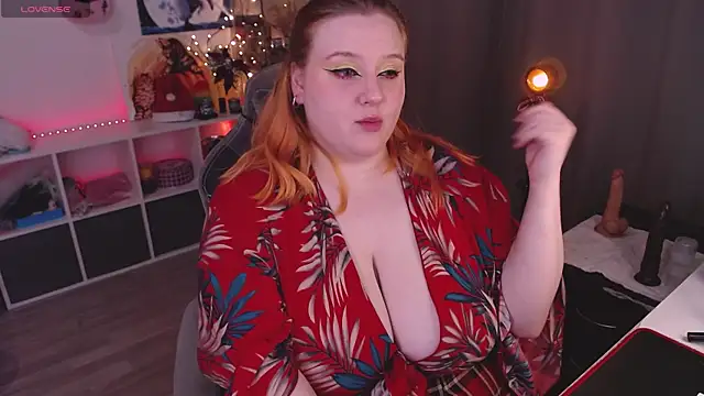 Snapshot of lissamuff chatting on December 13, 7:21 pm lissamuff online show from December 13, 7:21 pm