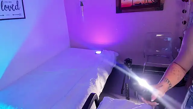 ArianaBaker online show from October 2, 4:25 pm