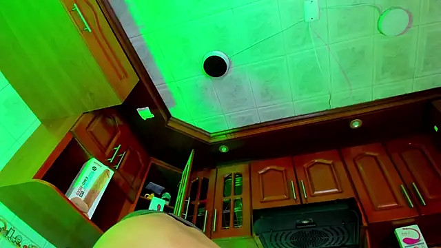 LaureenHills online show from January 21, 9:13 am