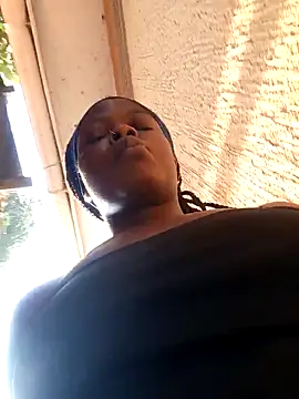 Snapshot of Sarie_sho chatting on October 24, 5:04 am Sarie sho online show from October 24, 5:04 am