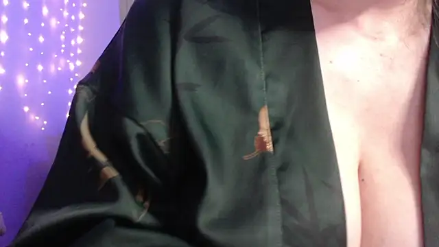 missdaniels online show from January 8, 1:32 am