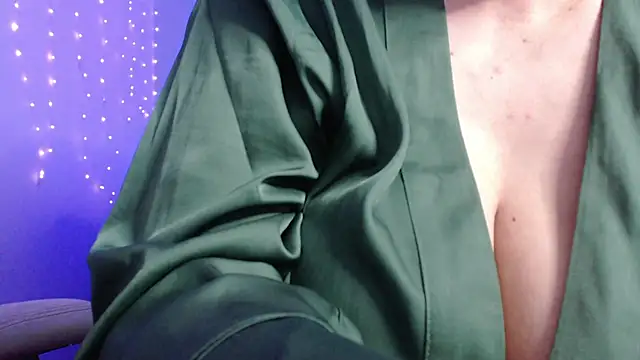 missdaniels online show from February 13, 5:37 am