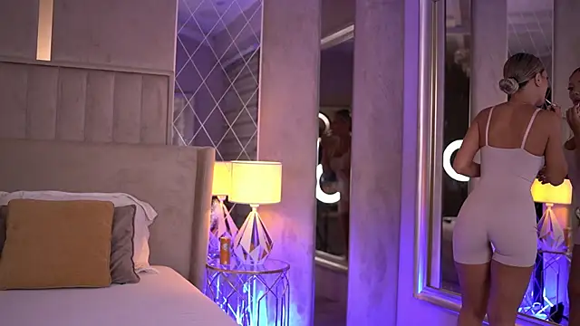 Snapshot of BlairSanders chatting on September 19, 6:19 pm BlairSanders online show from September 19, 6:19 pm