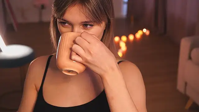 hereandnows  online show from December 14, 4:01 am