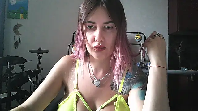 Snapshot of BlueXOwl chatting on September 11, 1:22 pm BlueXOwl online show from September 11, 1:22 pm