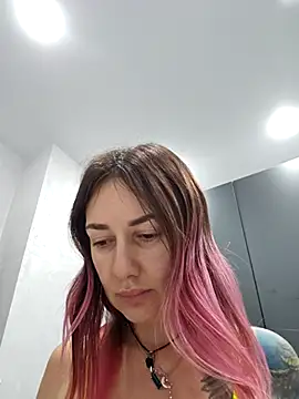 Snapshot of BlueXOwl chatting on October 9, 4:16 pm BlueXOwl online show from October 9, 4:16 pm