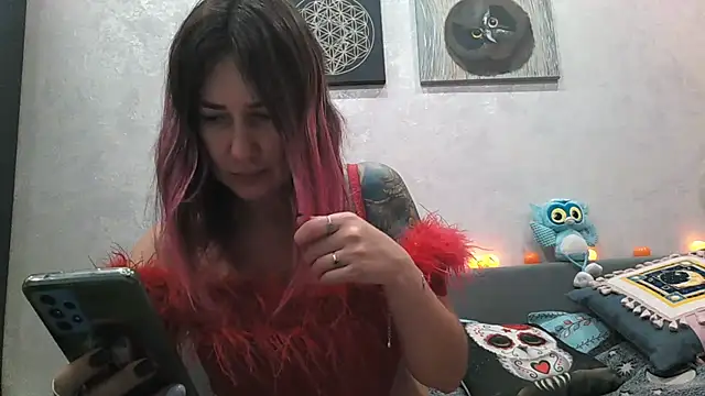 Snapshot of BlueXOwl chatting on October 21, 2:40 pm BlueXOwl online show from October 21, 2:40 pm