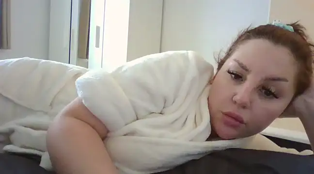 Snapshot of magical_mia chatting on February 1, 3:50 pm magical mia online show from February 1, 3:50 pm