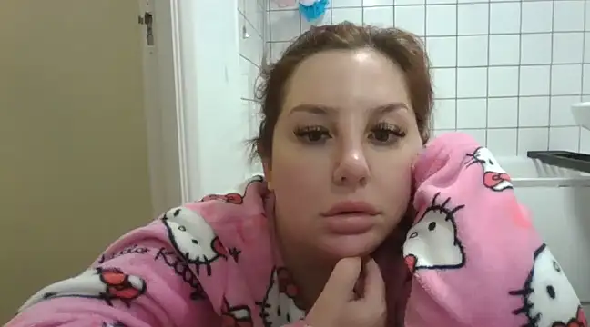 Snapshot of magical_mia chatting on February 3, 2:13 pm magical mia online show from February 3, 2:13 pm