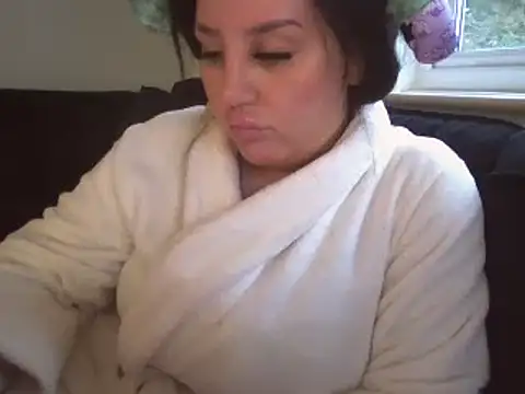 Snapshot of magical_mia chatting on February 7, 3:52 pm magical mia online show from February 7, 3:52 pm