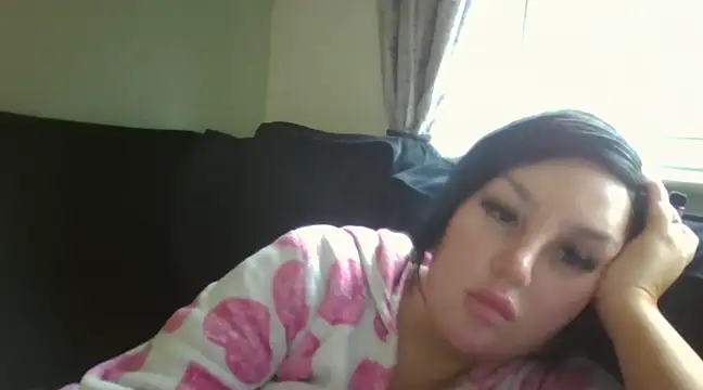 Snapshot of magical_mia chatting on February 11, 2:57 pm magical mia online show from February 11, 2:57 pm